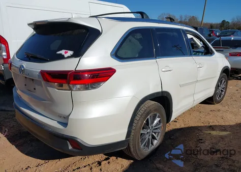 2017 Toyota Highlander Xle z USA, uszkodzony, nr VIN 5TDKZRFH4HS512546